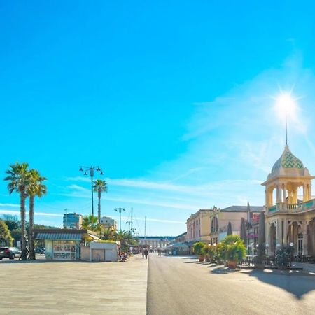 Villino San Martino 350M Dal Mare With Covered Parking ヴィアレッジョ エクステリア 写真