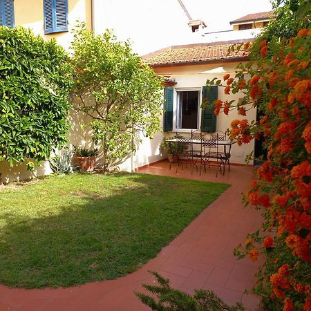 Villino San Martino 350M Dal Mare With Covered Parking ヴィアレッジョ エクステリア 写真