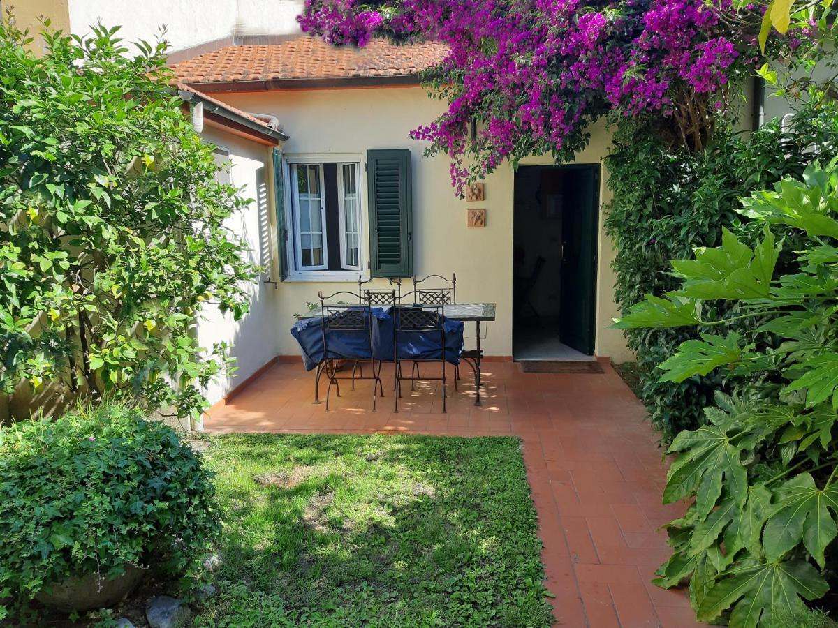 Villino San Martino 350M Dal Mare With Covered Parking ヴィアレッジョ エクステリア 写真