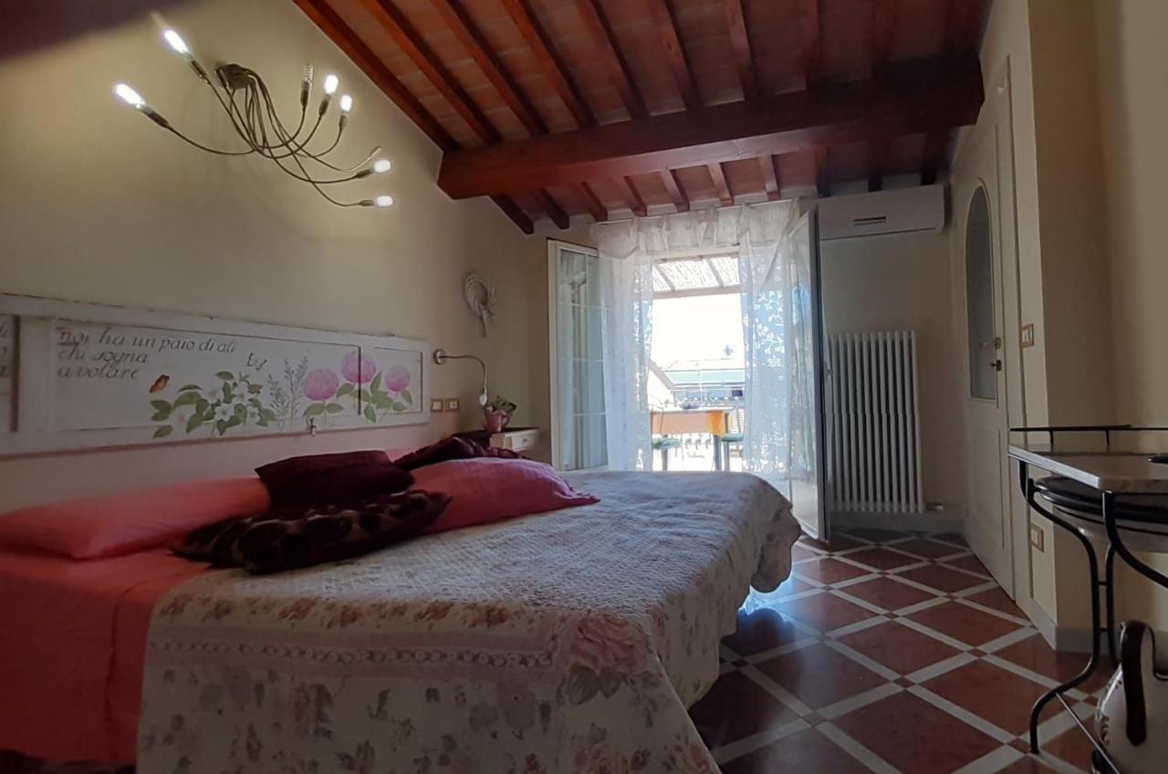 Villino San Martino 350M Dal Mare With Covered Parking ヴィアレッジョ エクステリア 写真