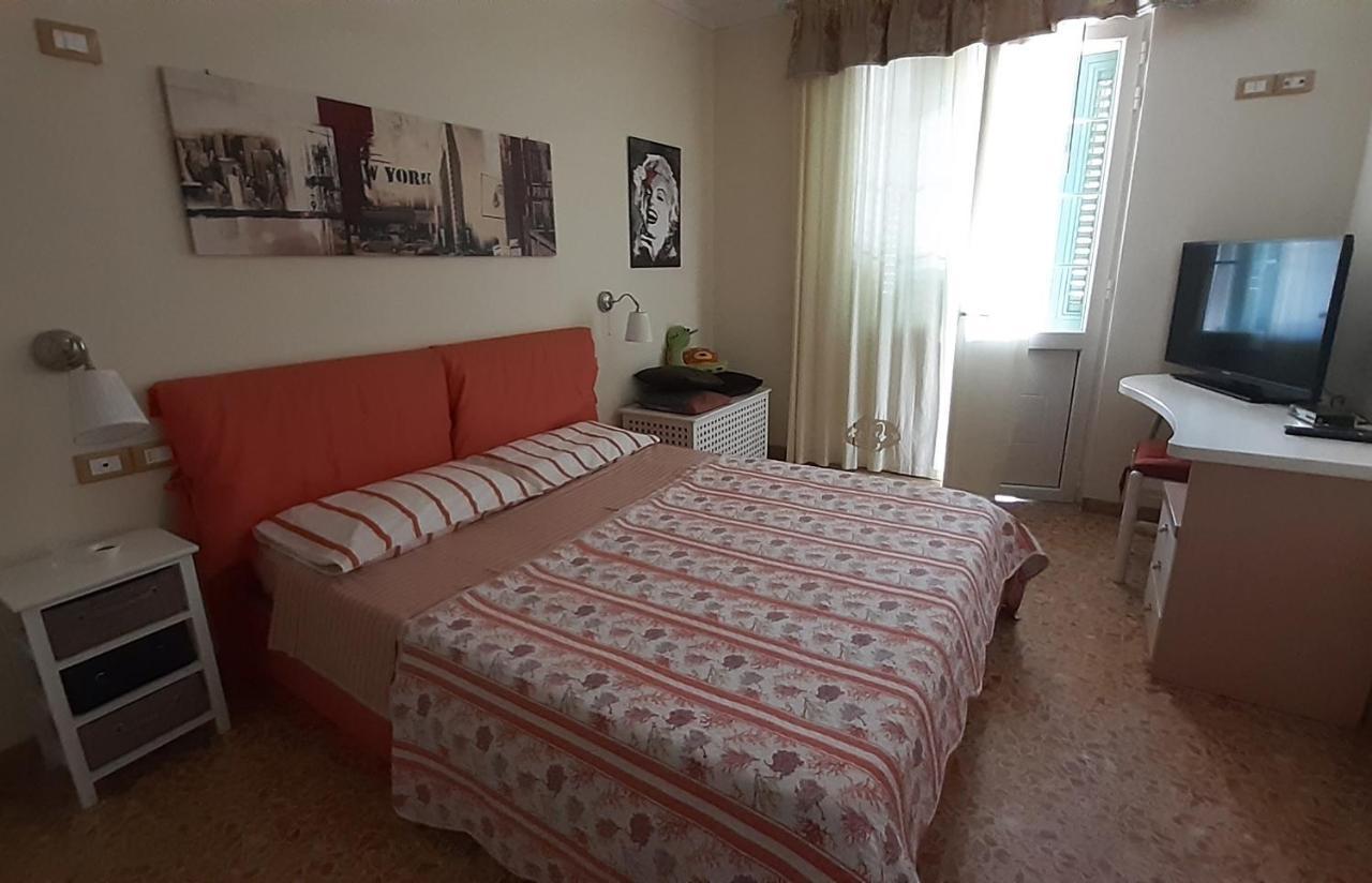 Villino San Martino 350M Dal Mare With Covered Parking ヴィアレッジョ エクステリア 写真