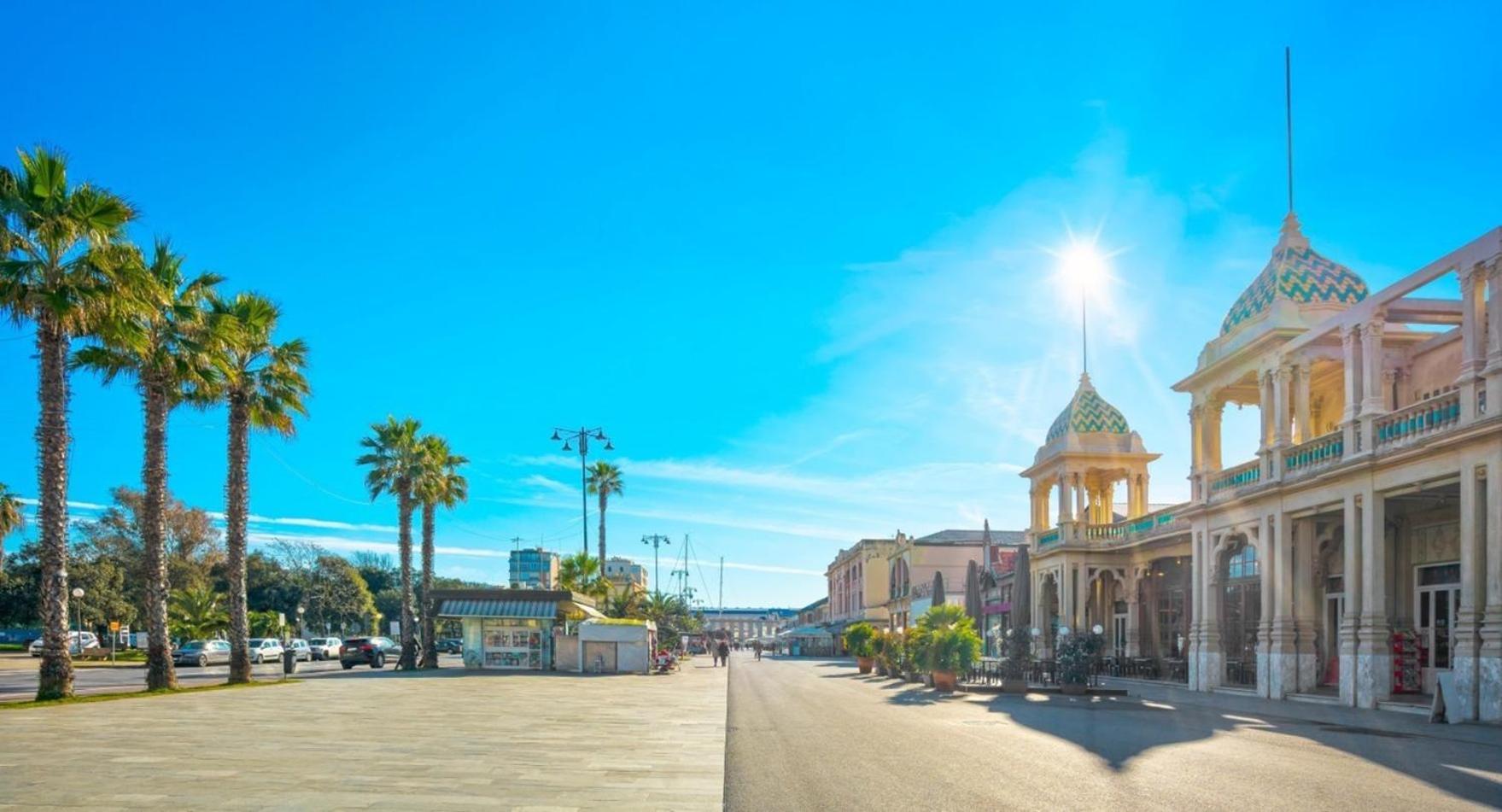 Villino San Martino 350M Dal Mare With Covered Parking ヴィアレッジョ エクステリア 写真