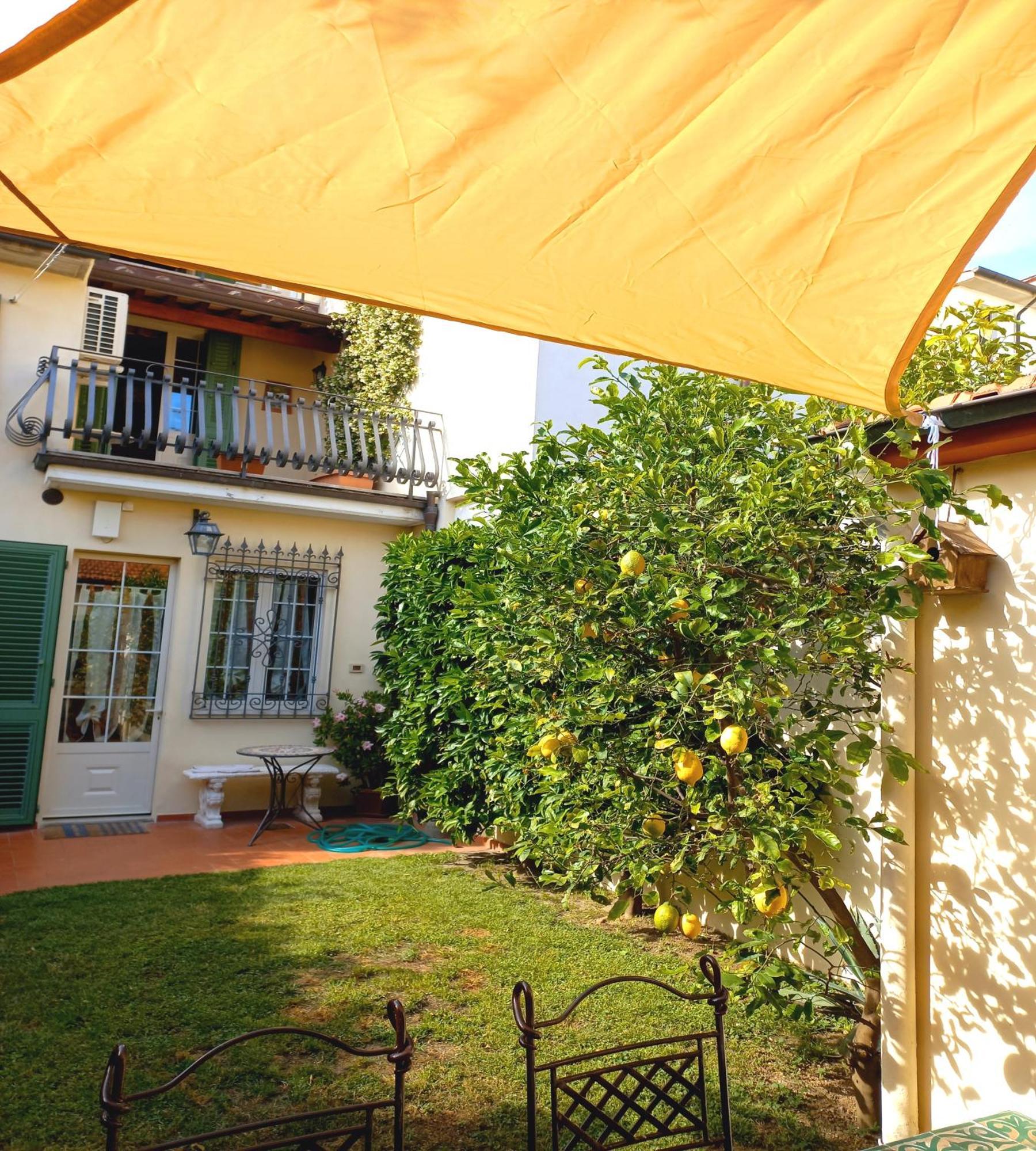 Villino San Martino 350M Dal Mare With Covered Parking ヴィアレッジョ エクステリア 写真