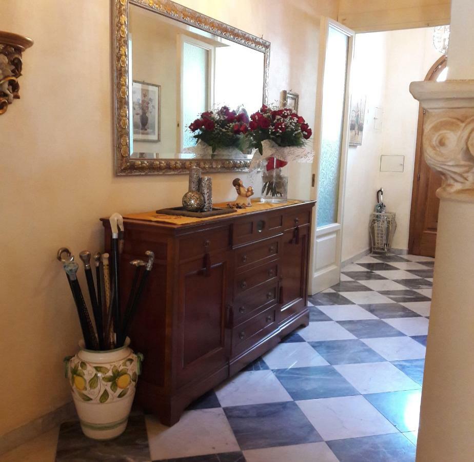 Villino San Martino 350M Dal Mare With Covered Parking ヴィアレッジョ エクステリア 写真