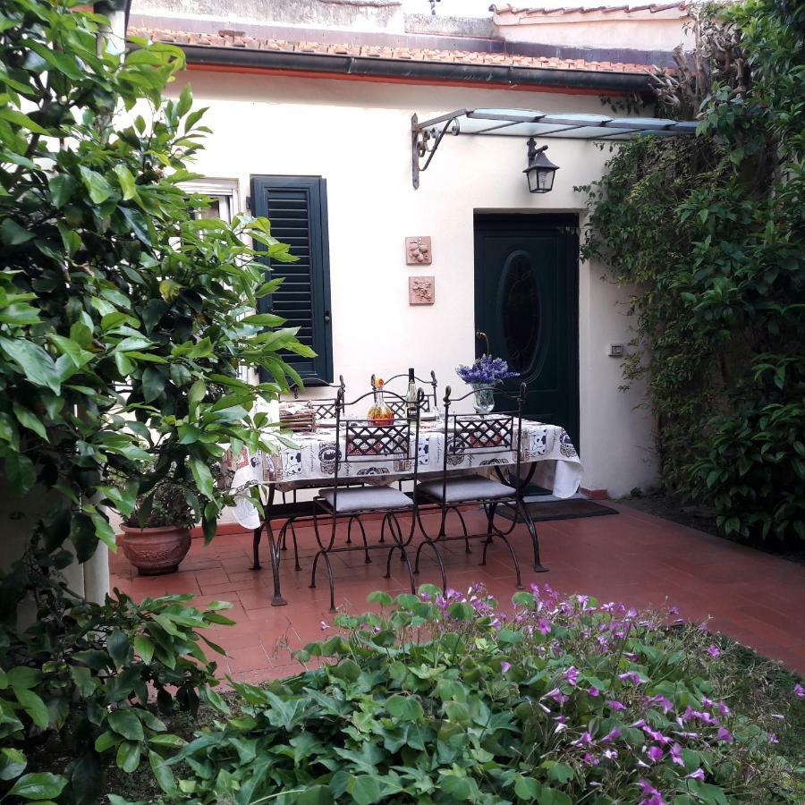 Villino San Martino 350M Dal Mare With Covered Parking ヴィアレッジョ エクステリア 写真